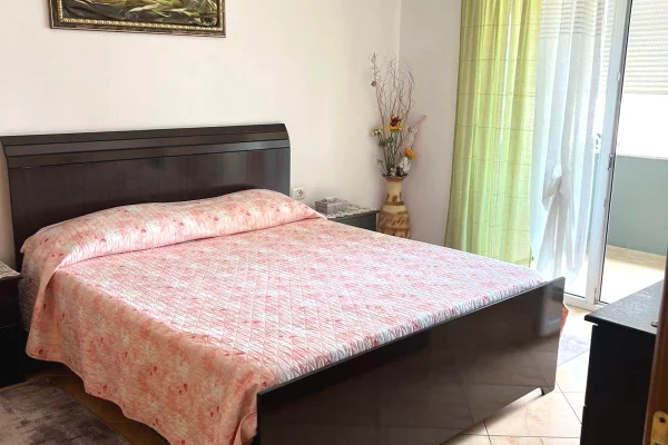 Shtepi me qera Apartament ne Tirane, 2+1, Mobilimi E mobiluar, Pagesa 45,000  Leke.