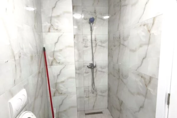 Shtepi me qera Apartament ne Tirane, 1+1, Mobilimi E mobiluar, Pagesa 50,000  Leke.