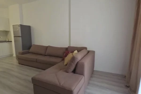 Shtepi me qera Apartament ne Tirane, 1+1, Mobilimi E mobiluar, Pagesa 55,000  Leke.
