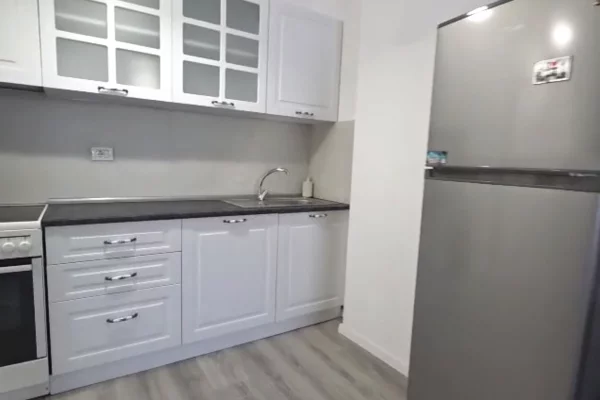 Shtepi me qera Apartament ne Tirane, 1+1, Mobilimi E mobiluar, Pagesa 55,000  Leke.