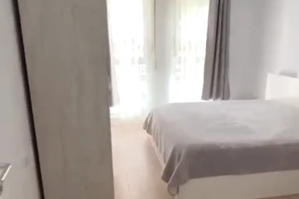 Shtepi me qera Apartament ne Tirane, 1+1, Mobilimi E mobiluar, Pagesa 400  Euro.