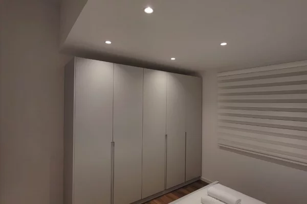 Shtepi me qera Apartament ne Tirane, 1+1, Mobilimi E mobiluar, Pagesa 550  Euro.