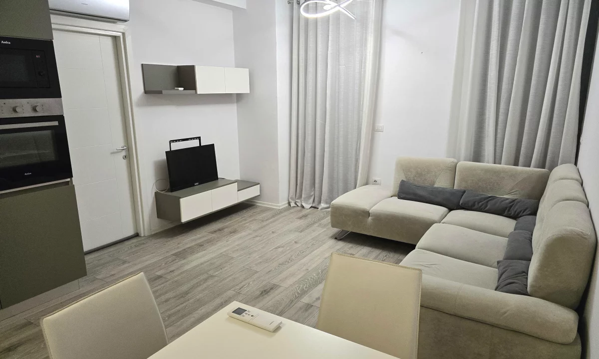 Shtepi me qera Apartament ne Tirane, 1+1, Mobilimi E mobiluar, Pagesa 60,000  Leke.