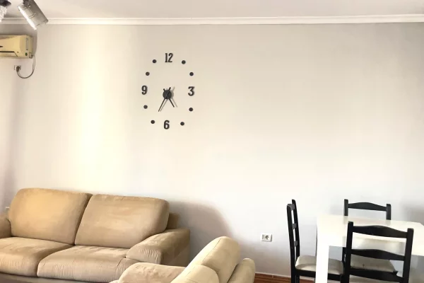 Shtepi me qera Apartament ne Tirane, 1+1, Mobilimi E mobiluar, Pagesa 50,000  Leke.