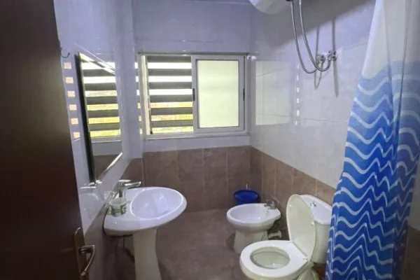 Shtepi me qera Apartament ne Tirane, 1+1, Mobilimi Bosh, pa mobiluar, Pagesa 35,000  Leke.