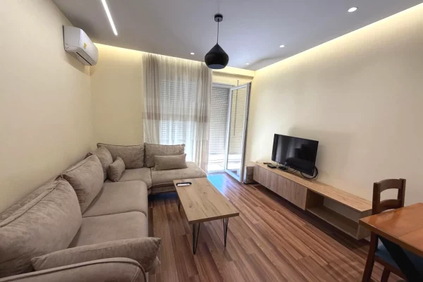 Shtepi me qera Apartament ne Tirane, 1+1, Mobilimi E mobiluar, Pagesa 45,000  Leke.