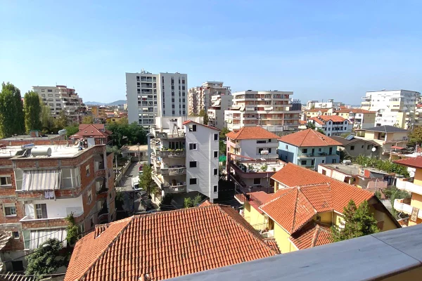 Shtepi me qera Apartament ne Tirane, 2+1, Mobilimi E mobiluar, Pagesa 55,000  Leke.