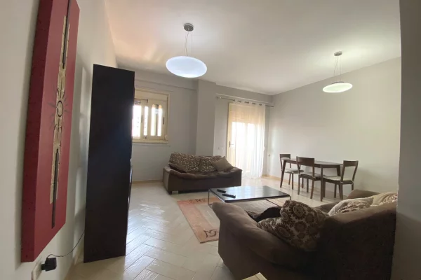Shtepi me qera Apartament ne Tirane, 2+1, Mobilimi E mobiluar, Pagesa 55,000  Leke.