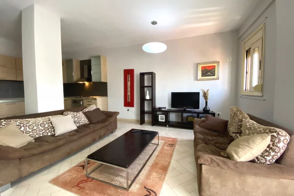 Shtepi me qera 2+1 ne Tirane - 55,000 Leke