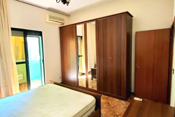 Shtepi me qera Shtepi Private ne Tirane, 2+1, Mobilimi E mobiluar, Pagesa 55,000  Leke.
