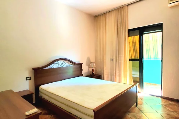 Shtepi me qera Shtepi Private ne Tirane, 2+1, Mobilimi E mobiluar, Pagesa 55,000  Leke.