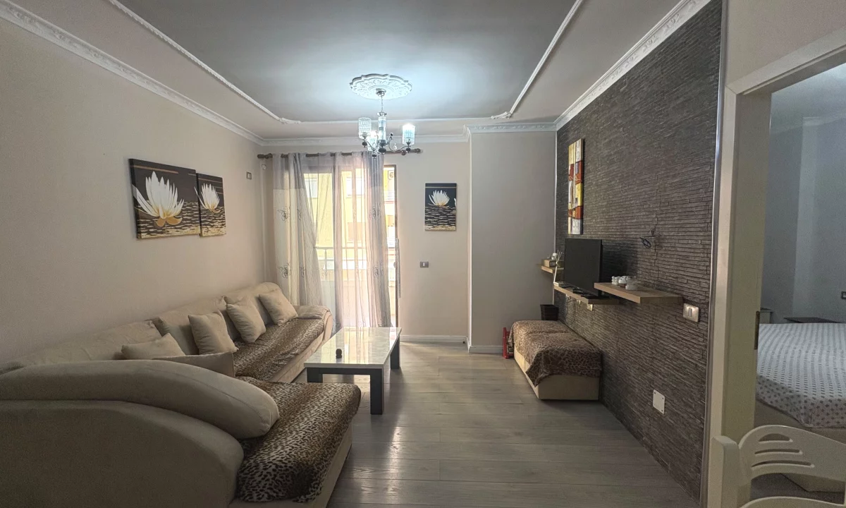 Shtepi me qera Apartament ne Tirane, 2+1, Mobilimi E mobiluar, Pagesa 50,000  Leke.