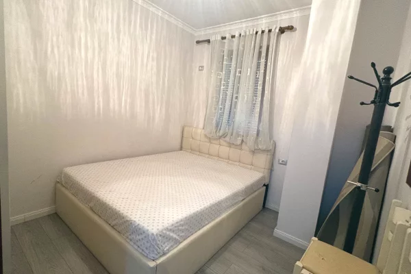 Shtepi me qera Apartament ne Tirane, 2+1, Mobilimi E mobiluar, Pagesa 50,000  Leke.