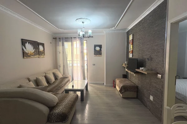 Shtepi me qera 2+1 ne Tirane - 50,000 Leke