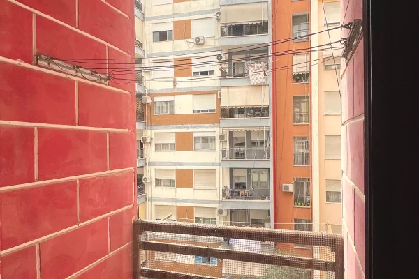 Shtepi me qera Apartament ne Tirane, 2+1, Mobilimi E mobiluar, Pagesa 50,000  Leke.