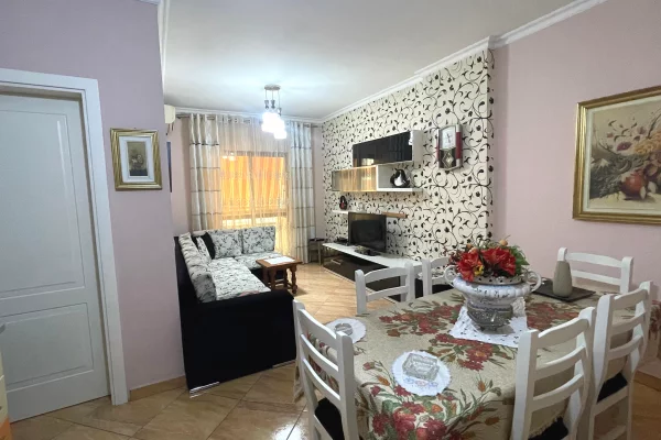 Shtepi me qera 2+1 ne Tirane - 50,000 Leke