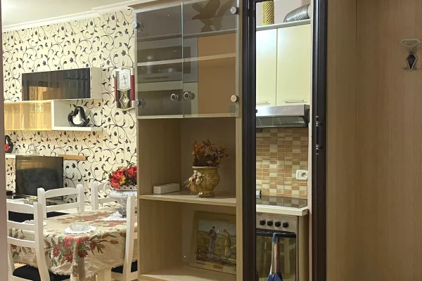Shtepi me qera Apartament ne Tirane, 2+1, Mobilimi E mobiluar, Pagesa 50,000  Leke.