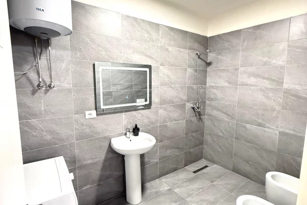Shtepi me qera Apartament ne Tirane, 1+1, Mobilimi E mobiluar, Pagesa 45,000  Leke.