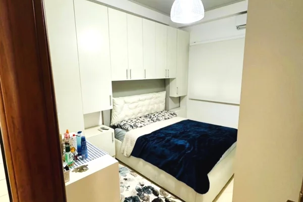 Shtepi me qera Apartament ne Tirane, 1+1, Mobilimi E mobiluar, Pagesa 65,000  Leke.