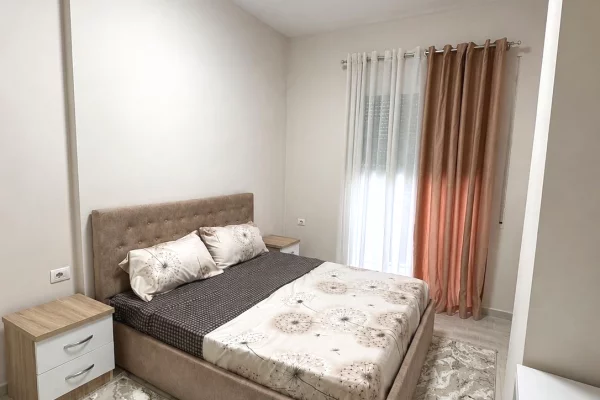 Shtepi me qera Apartament ne Tirane, 1+1, Mobilimi E mobiluar, Pagesa 50,000  Leke.