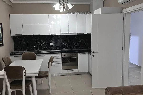 Shtepi me qera Apartament ne Tirane, 1+1, Mobilimi E mobiluar, Pagesa 50,000  Leke.