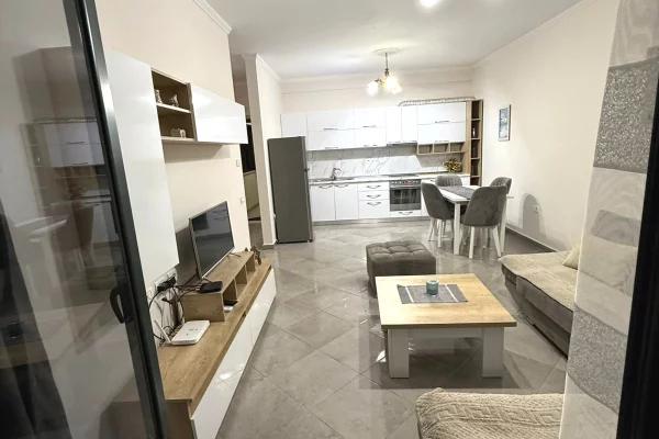 Shtepi me qera Apartament ne Tirane, 1+1, Mobilimi E mobiluar, Pagesa 50,000  Leke.