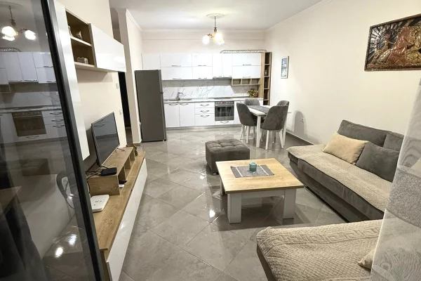 Shtepi me qera 1+1 ne Tirane - 50,000 Leke