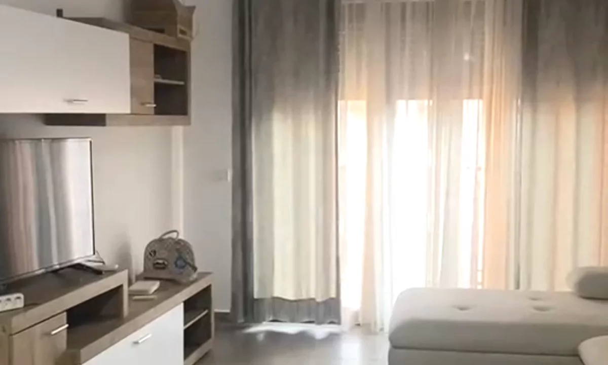 Shtepi me qera Apartament ne Tirane, 1+1, Mobilimi E mobiluar, Pagesa 55,000  Leke.