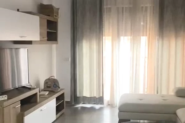 Shtepi me qera 1+1 ne Tirane - 55,000 Leke
