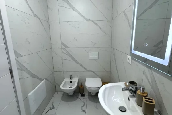 Shtepi me qera Apartament ne Tirane, 2+1, Mobilimi E mobiluar, Pagesa 50,000  Leke.