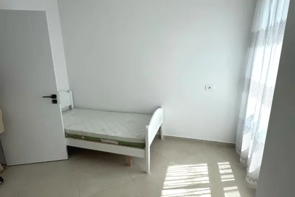 Shtepi me qera Apartament ne Tirane, 2+1, Mobilimi E mobiluar, Pagesa 50,000  Leke.