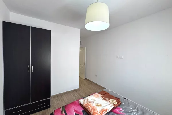 Shtepi me qera Apartament ne Tirane, 2+1, Mobilimi E mobiluar, Pagesa 50,000  Leke.
