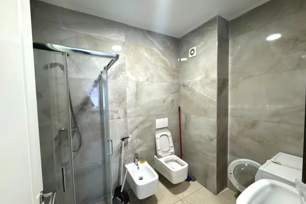 Shtepi me qera Apartament ne Tirane, 2+1, Mobilimi E mobiluar, Pagesa 50,000  Leke.