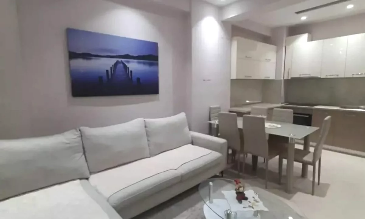 Shtepi me qera Apartament ne Tirane, 2+1, Mobilimi E mobiluar, Pagesa 60,000  Leke.