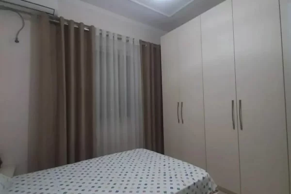 Shtepi me qera Apartament ne Tirane, 2+1, Mobilimi E mobiluar, Pagesa 60,000  Leke.