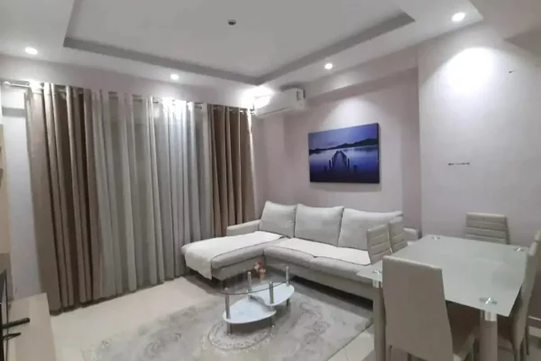 Shtepi me qera Apartament ne Tirane, 2+1, Mobilimi E mobiluar, Pagesa 60,000  Leke.