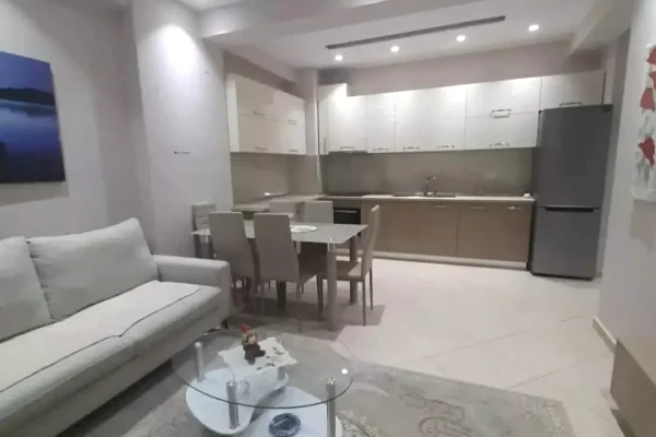 Shtepi me qera Apartament ne Tirane, 2+1, Mobilimi E mobiluar, Pagesa 60,000  Leke.