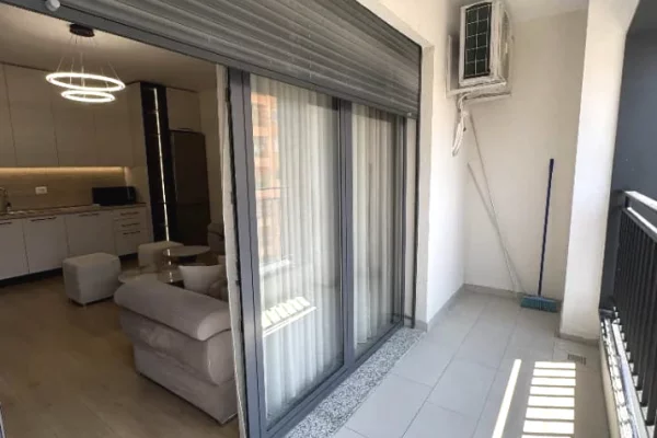Shtepi me qera Apartament ne Tirane, 1+1, Mobilimi E mobiluar, Pagesa 60,000  Leke.
