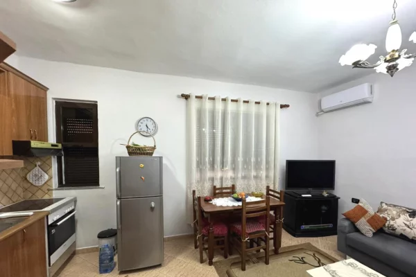 Shtepi me qera Apartament ne Tirane, 2+1, Mobilimi E mobiluar, Pagesa 52,000  Leke.