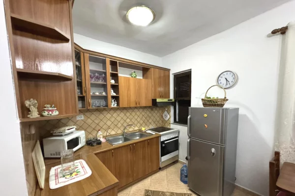 Shtepi me qera Apartament ne Tirane, 2+1, Mobilimi E mobiluar, Pagesa 52,000  Leke.