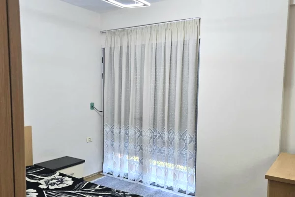 Shtepi me qera Apartament ne Tirane, 2+1, Mobilimi E mobiluar, Pagesa 550  Euro.