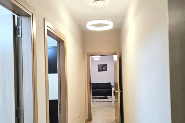 Shtepi me qera Apartament ne Tirane, 2+1, Mobilimi E mobiluar, Pagesa 550  Euro.