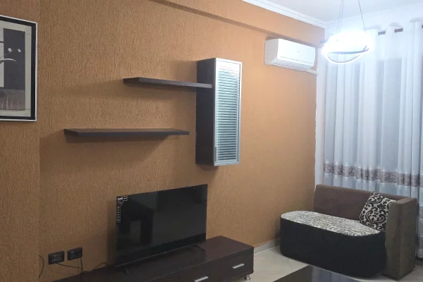 Shtepi me qera Apartament ne Tirane, 2+1, Mobilimi E mobiluar, Pagesa 45,000  Leke.