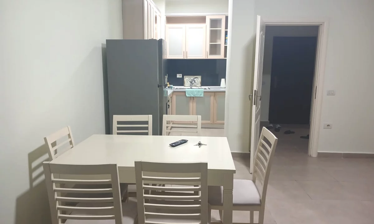 Shtepi me qera Apartament ne Tirane, 2+1, Mobilimi E mobiluar, Pagesa 500  Euro.