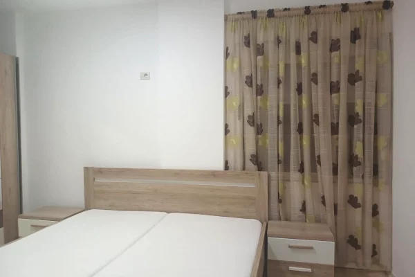 Shtepi me qera Apartament ne Tirane, 2+1, Mobilimi E mobiluar, Pagesa 500  Euro.