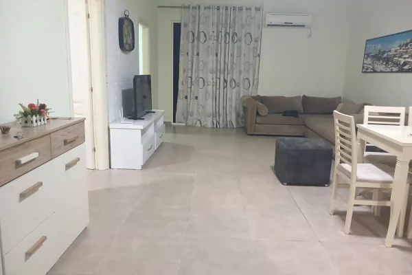 Shtepi me qera Apartament ne Tirane, 2+1, Mobilimi E mobiluar, Pagesa 500  Euro.
