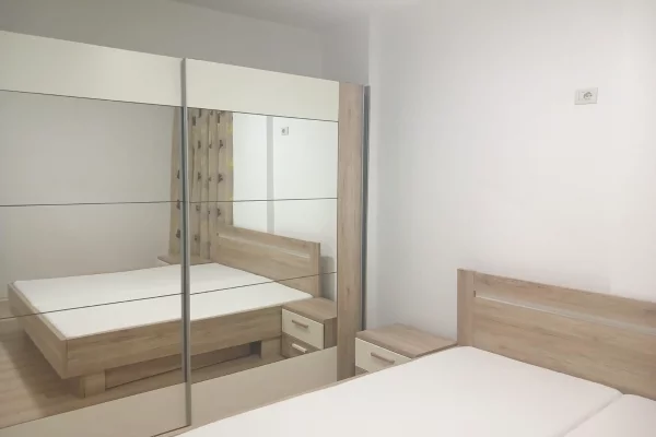 Shtepi me qera Apartament ne Tirane, 2+1, Mobilimi E mobiluar, Pagesa 500  Euro.