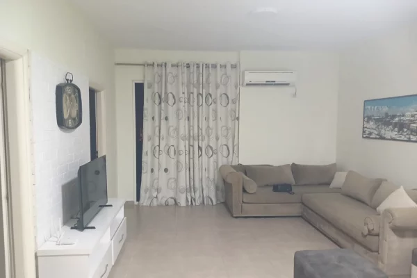 Shtepi me qera Apartament ne Tirane, 2+1, Mobilimi E mobiluar, Pagesa 500  Euro.