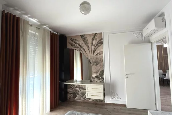Shtepi me qera Apartament ne Tirane, 2+1, Mobilimi E mobiluar, Pagesa 700  Euro.