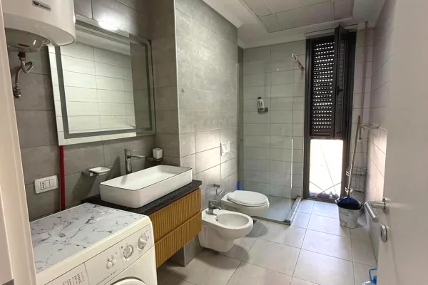 Shtepi me qera Apartament ne Tirane, 2+1, Mobilimi E mobiluar, Pagesa 700  Euro.